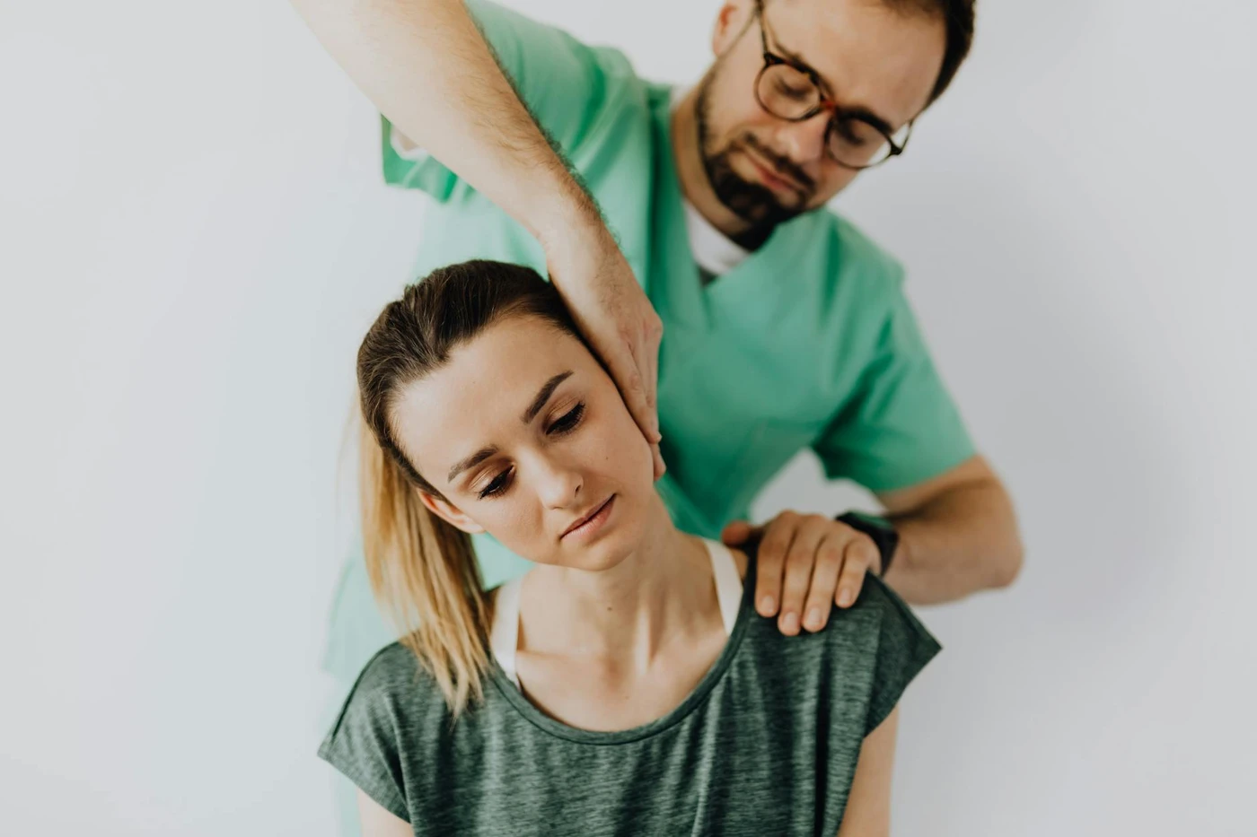 Neck Pain Treatment Cincinnati OH: From Herniated Discs to Muscle Spasm